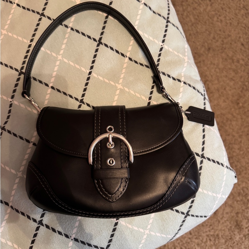 Coach Soho Flap in black and silver
